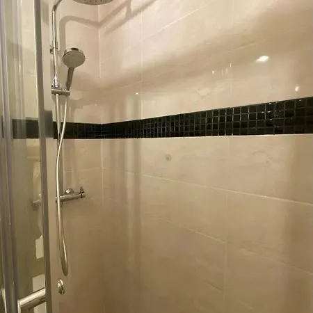 شقة Moderne A Bagnolet, 60 M² Avec Jacuzzi *